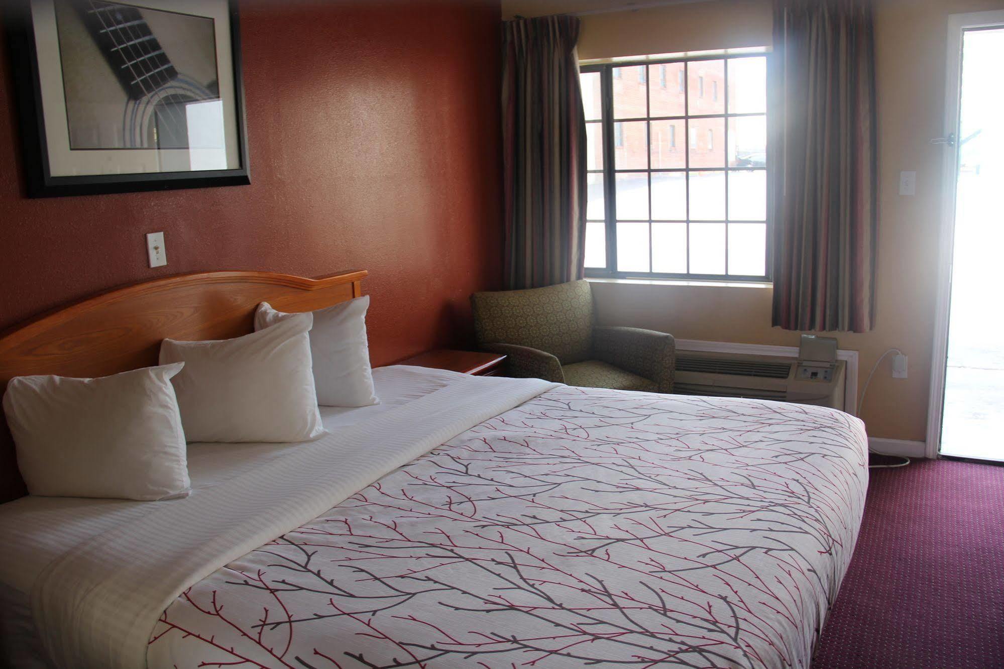 Vista Inn & Suites Beale Street Мемфис Экстерьер фото
